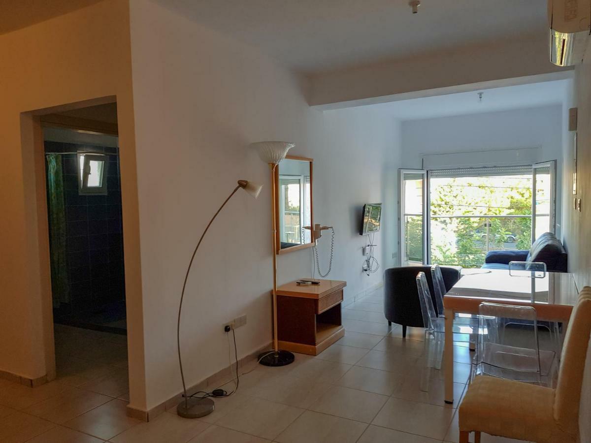 Paphos Apartments 외부 사진